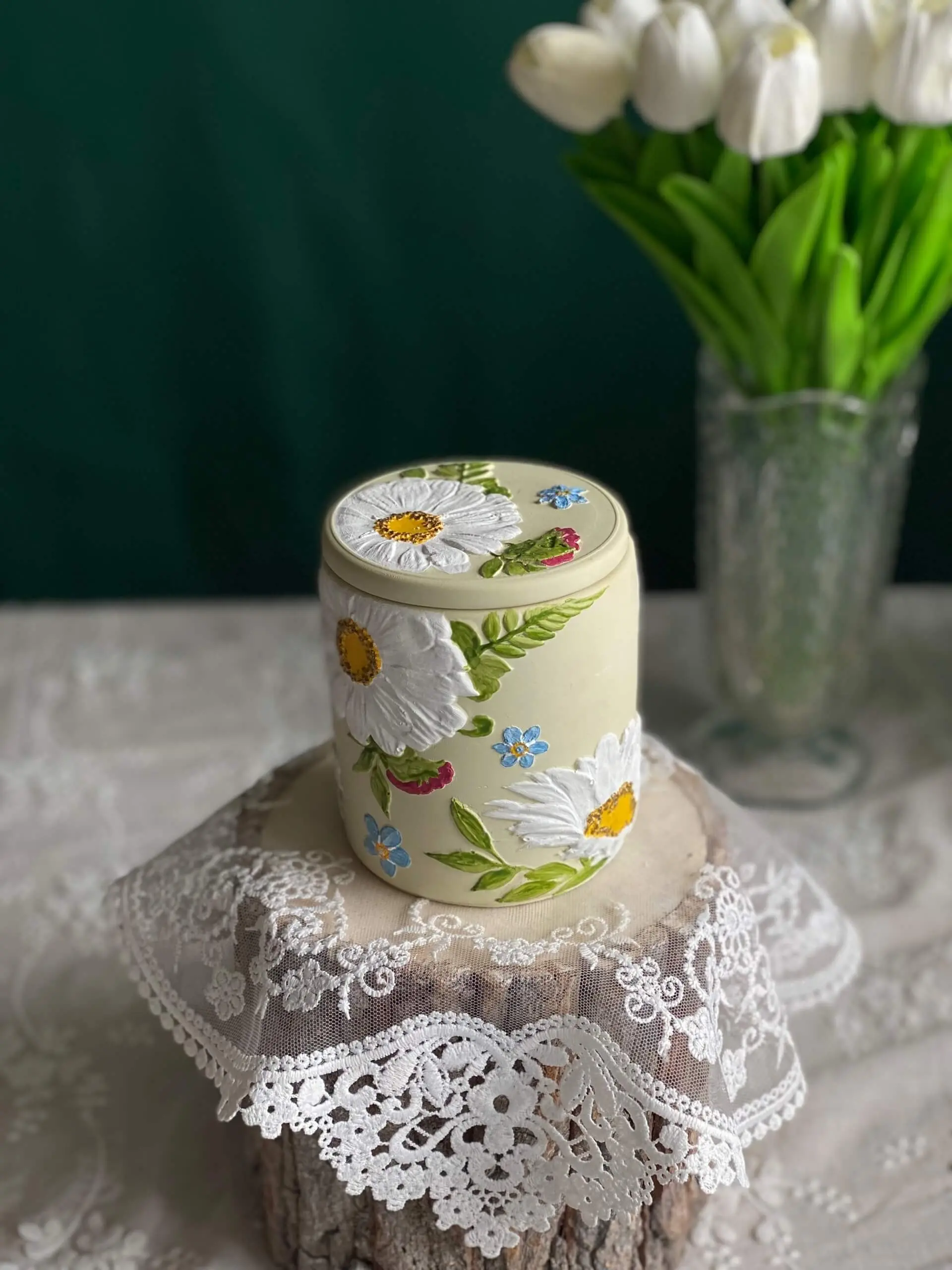 Flowers scented candle